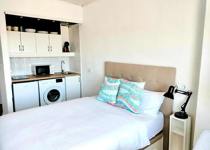 Beachside Studio By 10Tosea