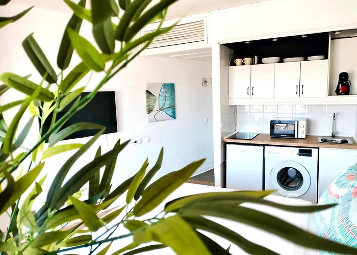 Beachside Studio By 10Tosea